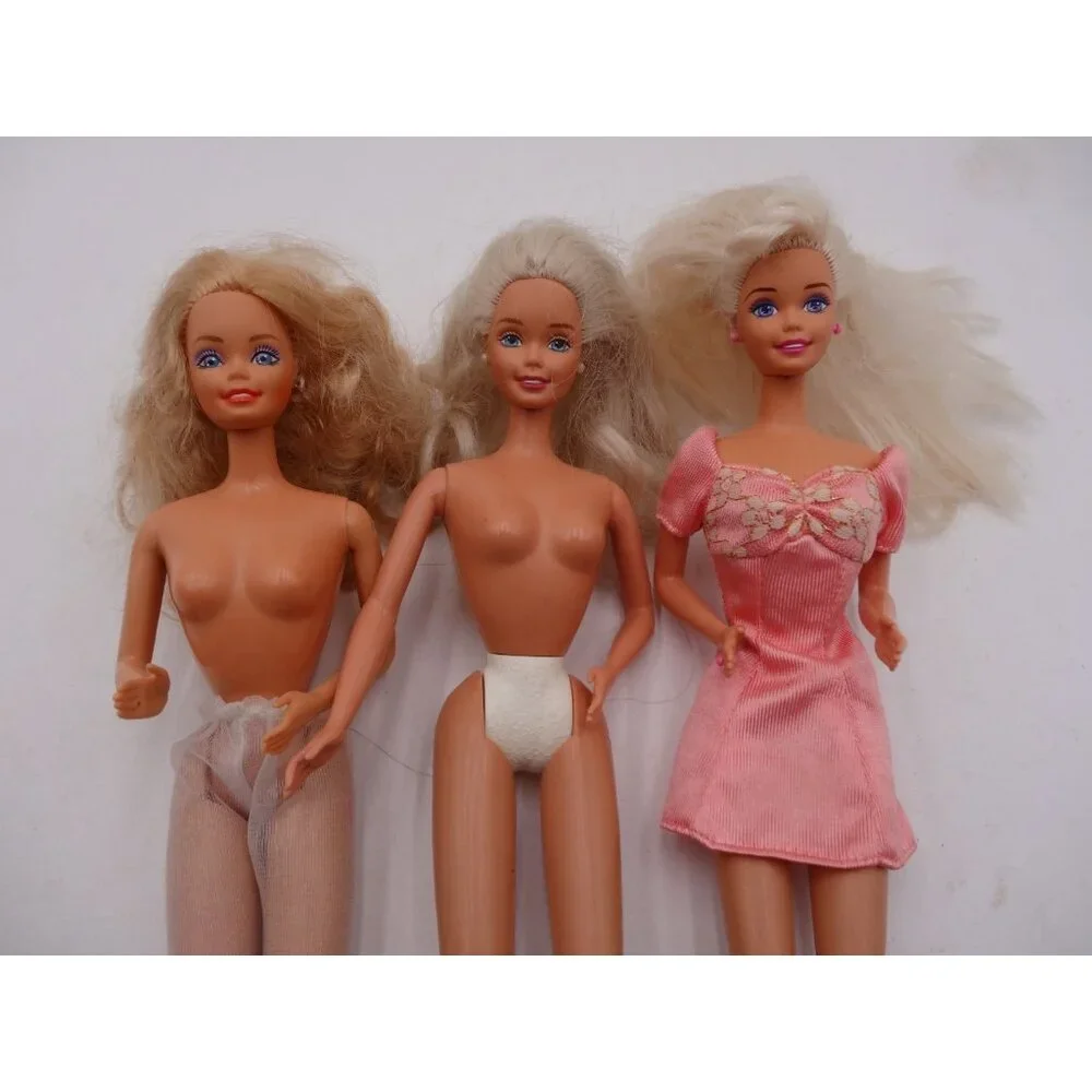 1966 Mattel‎ Barbie Dolls Blonde Indonesia  Malaysia and Taiwan